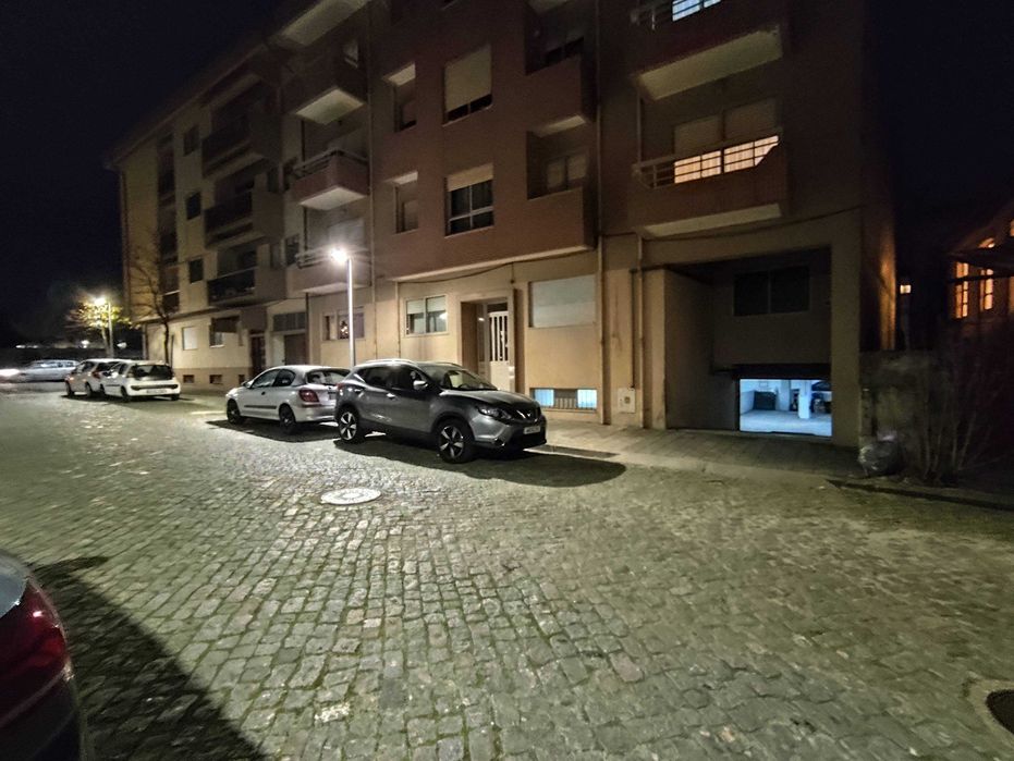 Vende se / arrenda-se  lugar garagem centro de Espinho