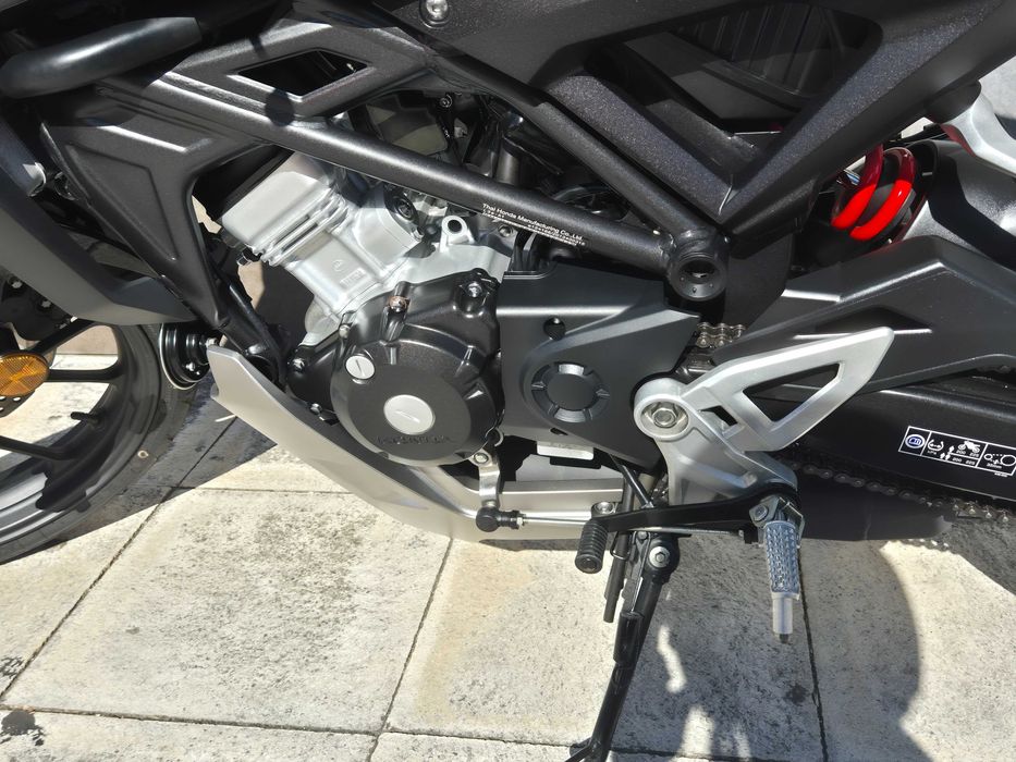 Honda CB125R 125cc - 2.100 km - Impecável