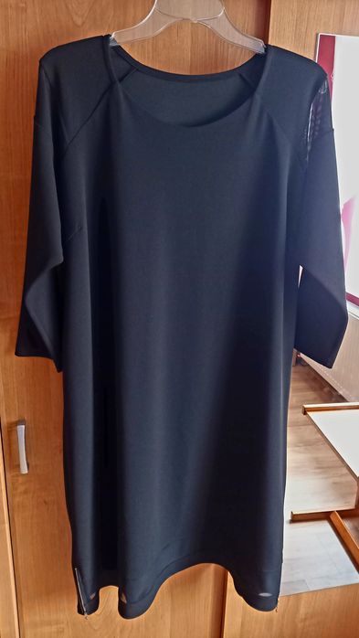 Czarna elegancka sukienka 52/54