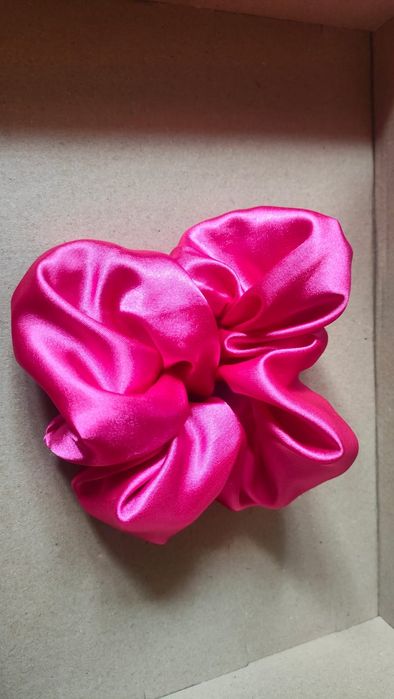Piękna gumka scrunchie