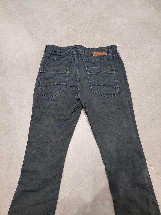 Spodnie chłopięce 152 lekko ocieplane