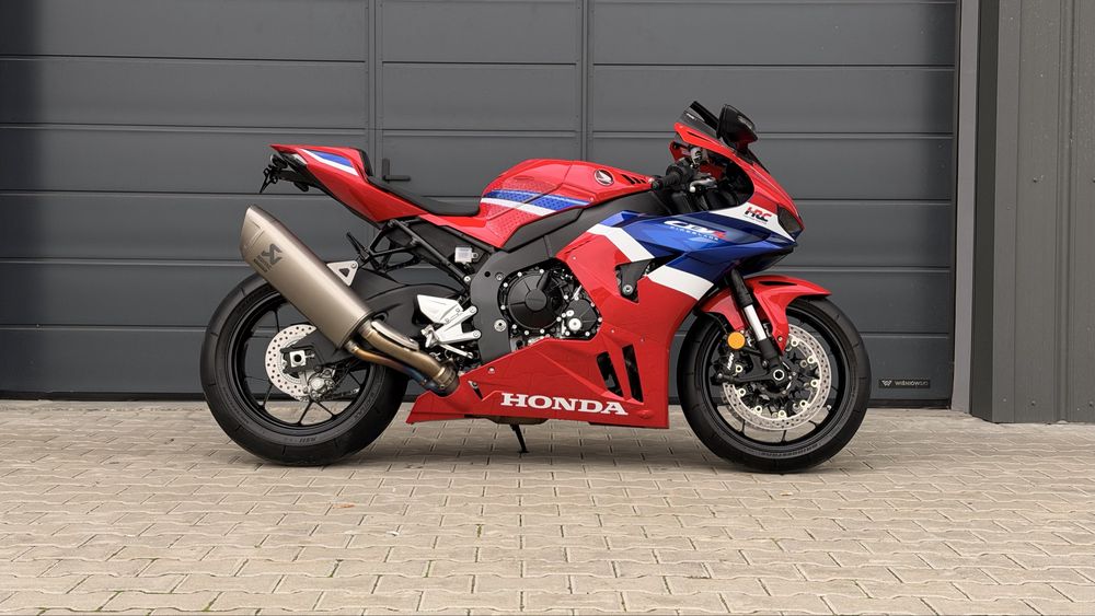 Мотоцикл HONDA CBR 1000 RR-R Fireblade