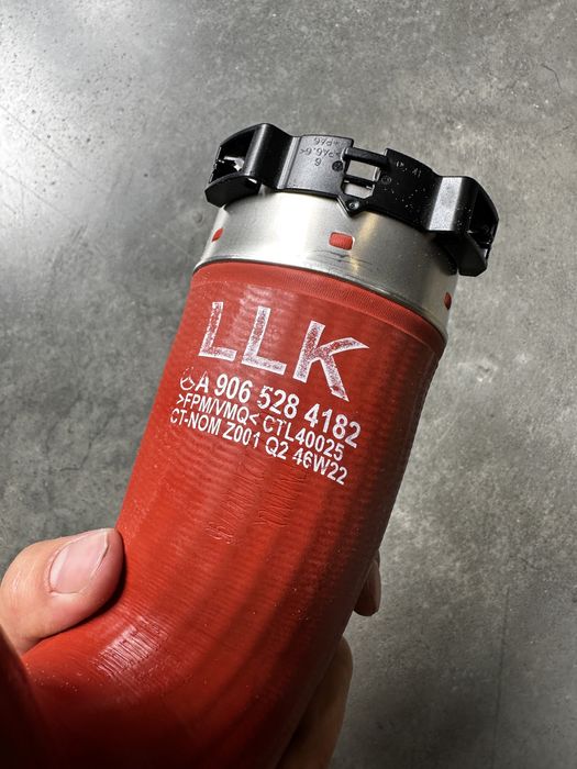 Патрубок шланг интеркулера Спринтер W906 Sprinter 2.2 OM651