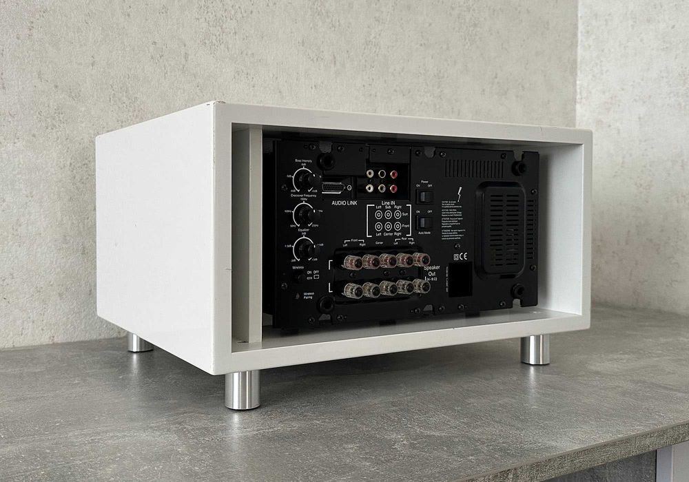 Cабвуфер Loewe Subwoofer 525 з вбудованим 6-канальним підсилювачем