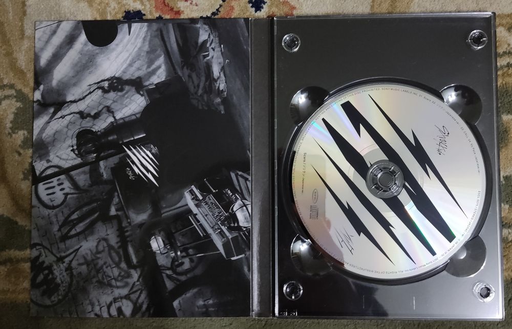 Stray Kids Scars. Японська версія. 2021 рік