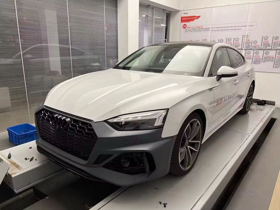 Передній бампер в стилі RS4/S4 на Audi A4 B9 20-24 та audi a4 b9 sline