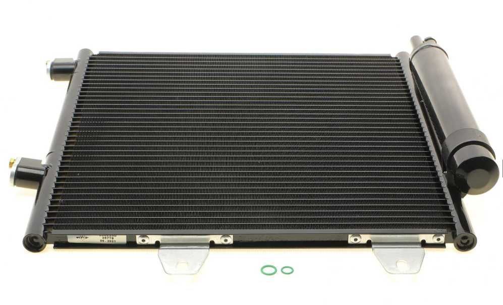 Радіатор кондиціонера Toyota Rav4 Camry Avensis LandCruiser Aygo Prius