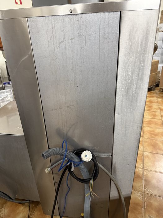Maquina de lavar loiça  industrial Magnus Capota Bascula