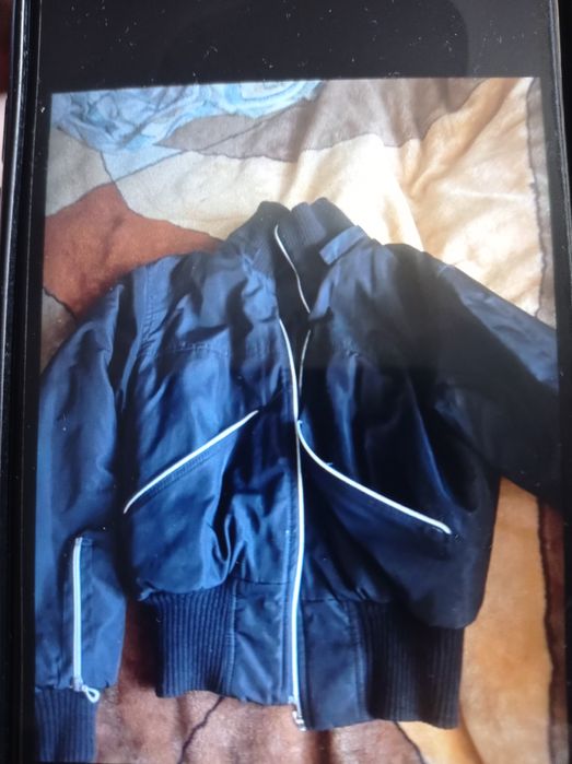 Продам куртку б/у в хорошому стані