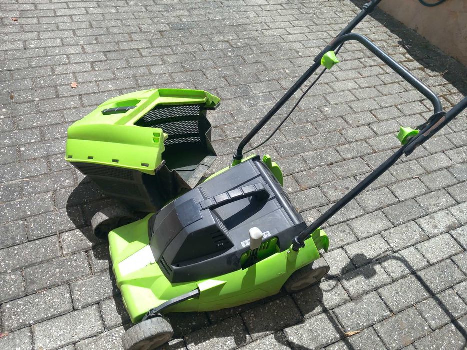 Corta relva eléctrico