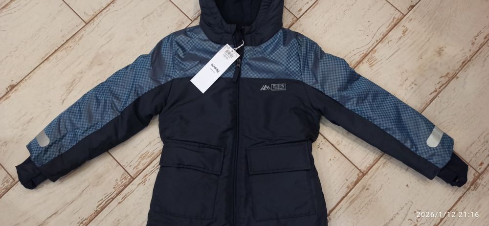 Nowy zimowy kombinezon dla chłopca 122/128