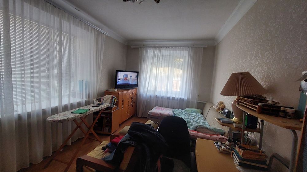 Продам 3-кімнатну квартиру. Вул.Покровська,6.