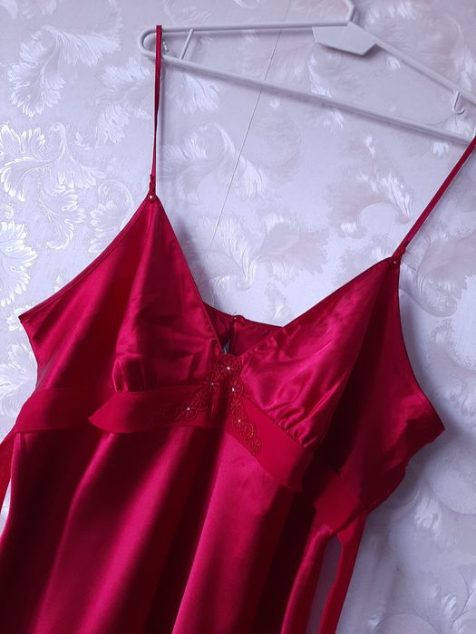 Пеньюар із поясом