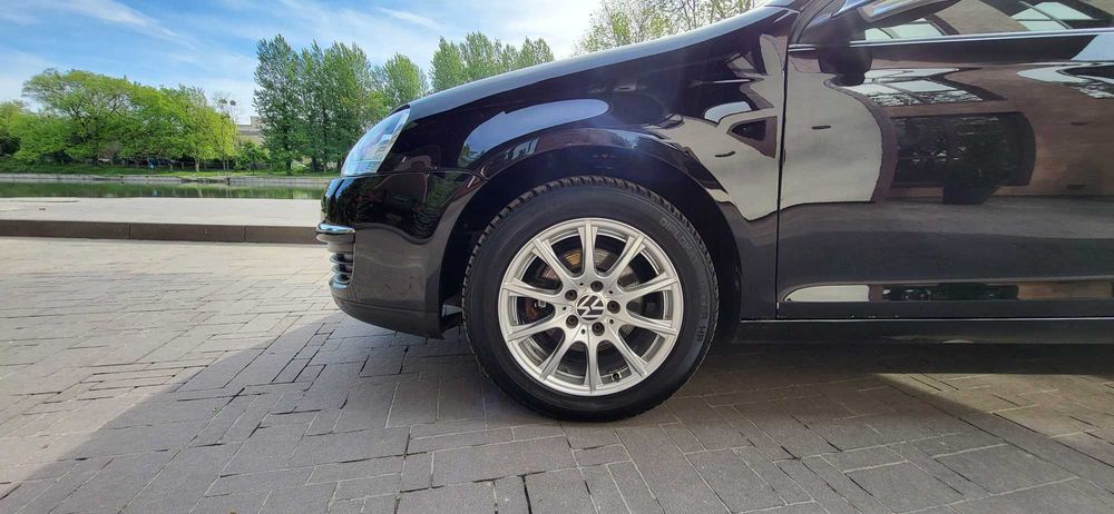 Продам Гольфа універсал 2008 року. Газ бензин. Мотор 1,6. 102 к.с.