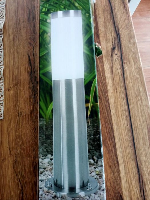 Lampa zewnętrzna, słupek oświetleniowy