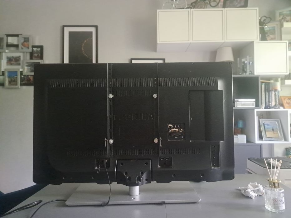 Telewizor LCD Toshiba  40 cali