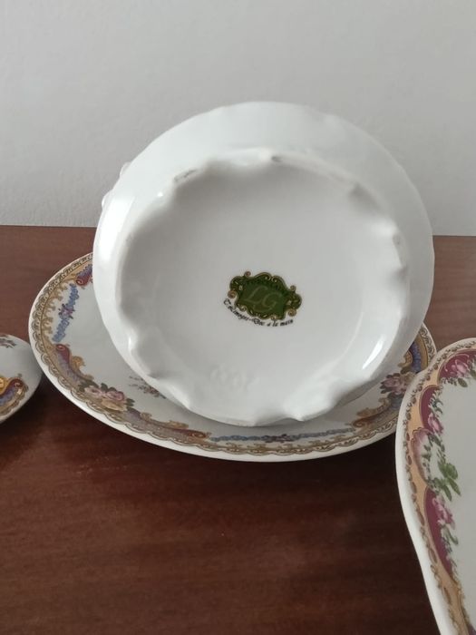 Conjunto de bule e prato