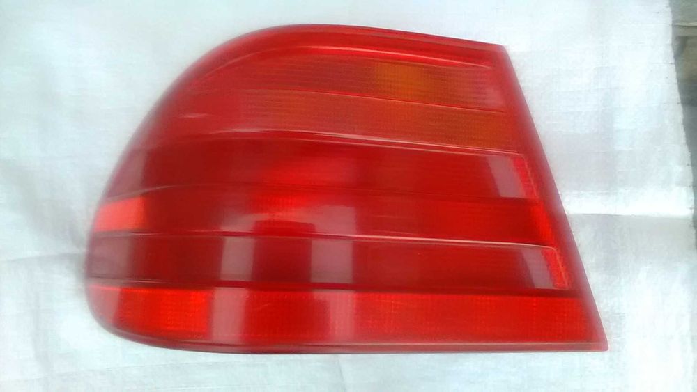 Mercedes W210 задний фонарь и две противотуманки