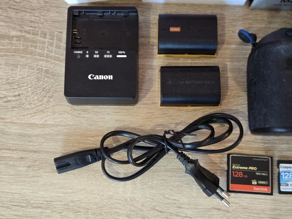 Canon 5D Mark IV body, przebieg 22943. Stan idealny.