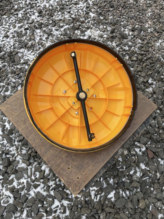 Щітка для керхера девольт для миття бруківки і килимів