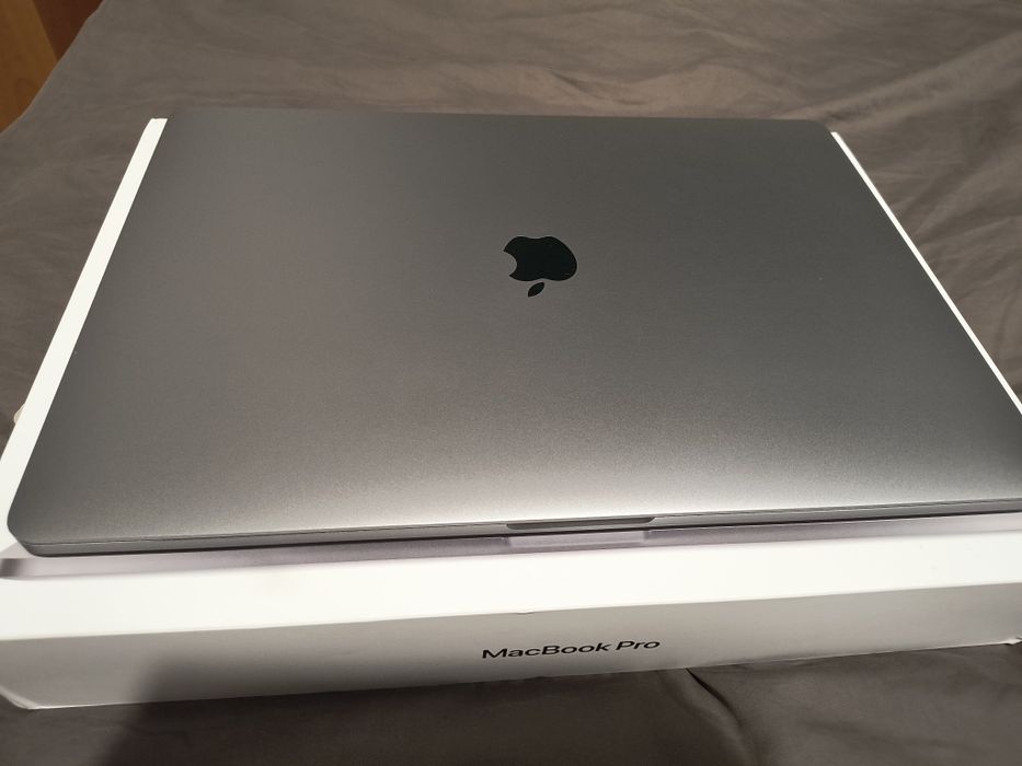 MacBook PRO 16''(2019)  i7 2,6GHz / 32 GB RAM / 512SSD / Radeon  5300/ Full Set