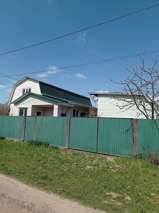 Новобудова в передмісті Чернігова. Трисвятська Слобода.
