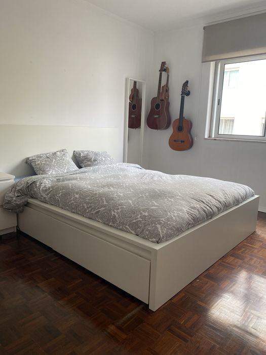 IKEA Cama 180x200 com Estrado e 4 Gavetas + Cómoda + Capa de Edredão
