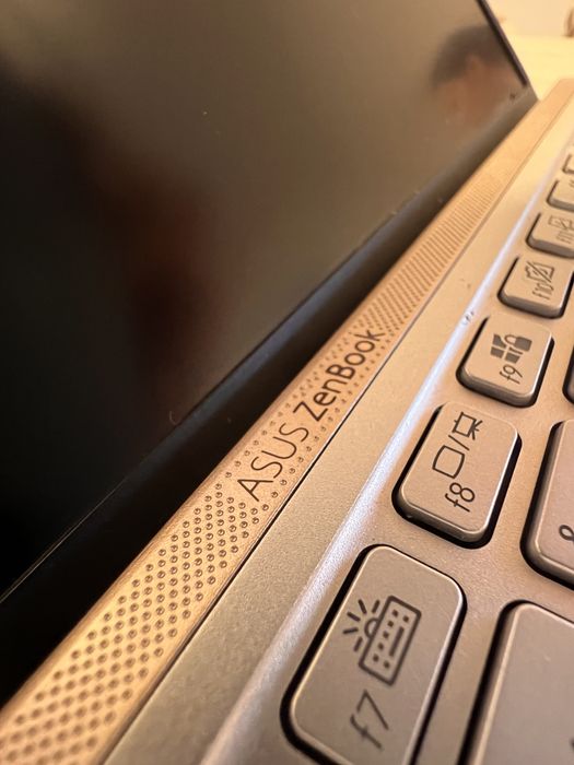 Laptop Asus UX 434f smukly i elegancki