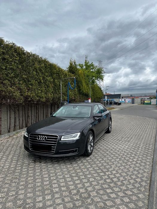 Audi A8 Sprzedam Audi A8 zadbany rodzynek