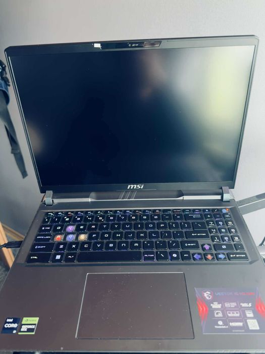 MSI Vector 16 HX A14VHG • i9-14900HX • 32GB • RTX 4080 • 1TB SSD