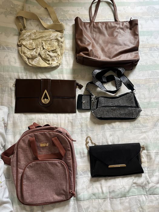 Conjunto de 6 bolsas senhora  todas por 20 euros