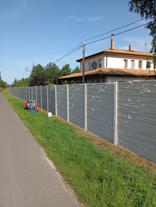 Montaż ogrodzeń również małe metry
