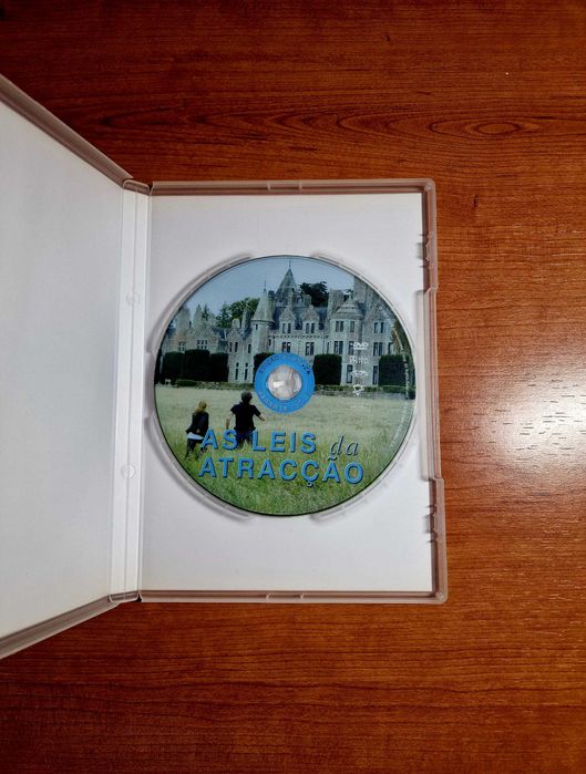 AS LEIS DA ATRACÇÃO (Pierce Brosnan/Julianne Moore)