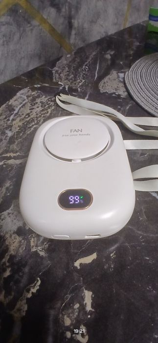 Портативний акумуляторний вентилятор на шию