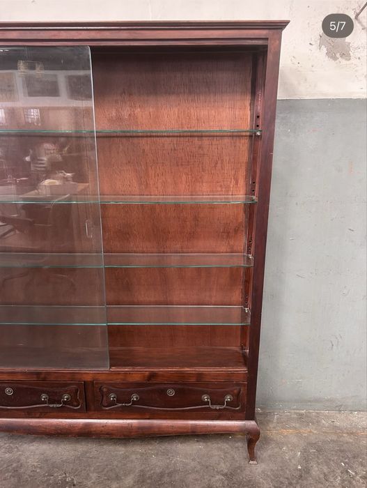 Vitrine inglesa dos anos 50.