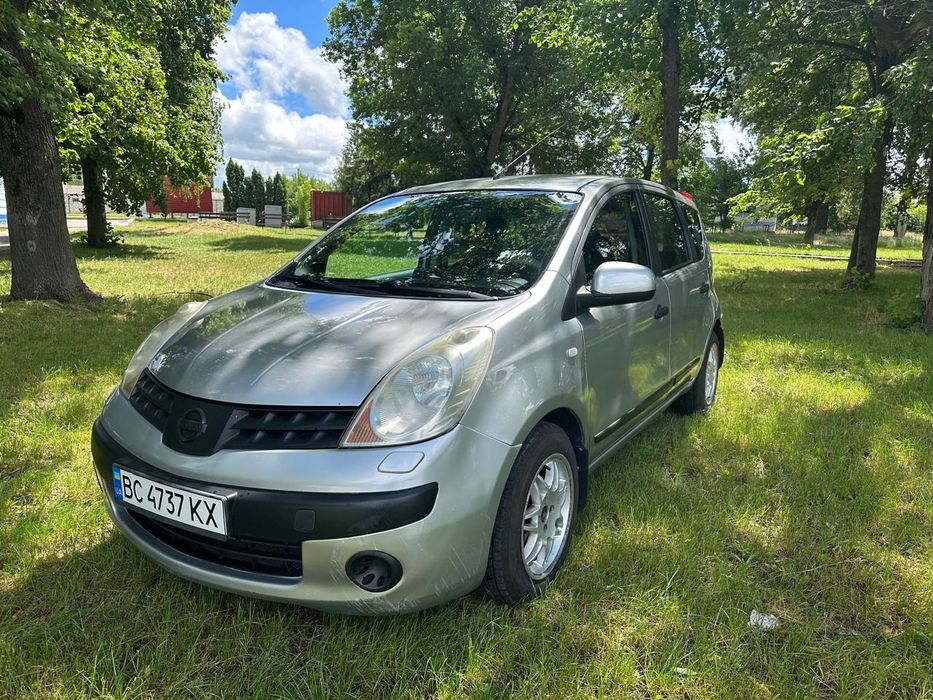 Nissan Note 1.6/автомат
