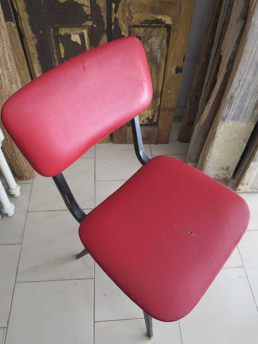 Cadeira metálica vintage