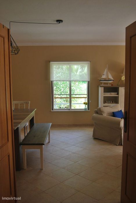 Apartamento T2 mobilado para arrendamento de curta duração em Alvor.