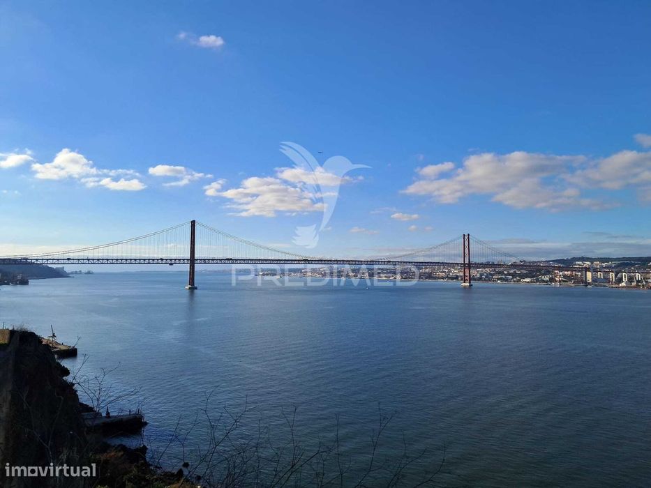 Prédio em Almada velha