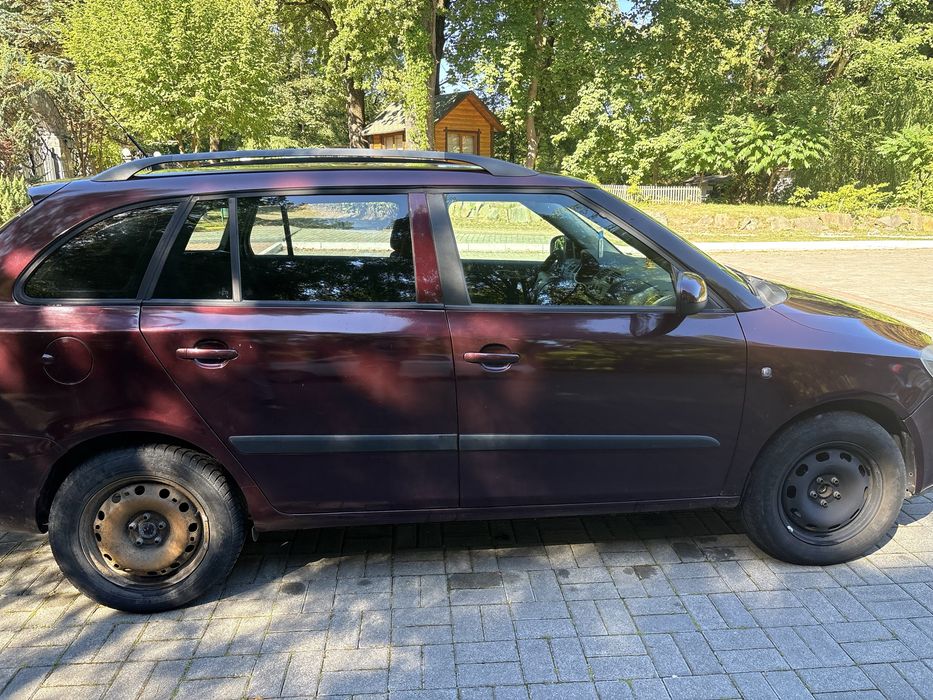 Продаємо машину Skoda Fabia