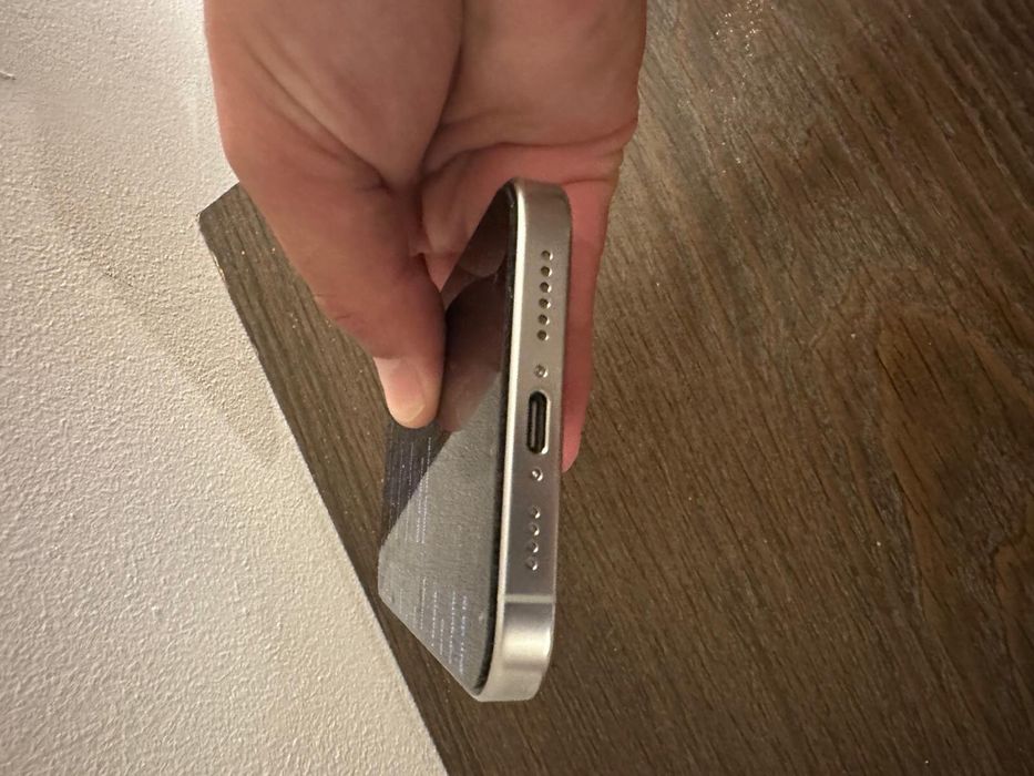 Iphone 16 pro max  silver