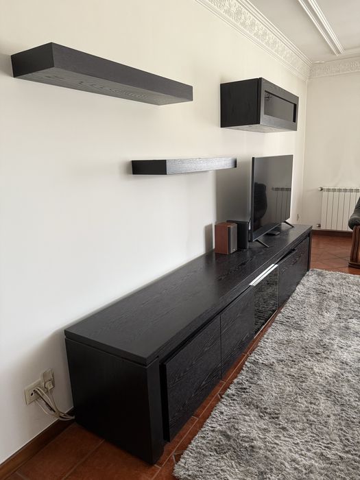 Mobilia da sala c/mesa de centro e prateleiras