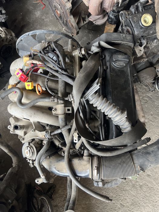Мотор двигун двигатель 1.6 ADP VAG Audi A4 B5 Volkswagen Passat B 5 1.6 8 клп