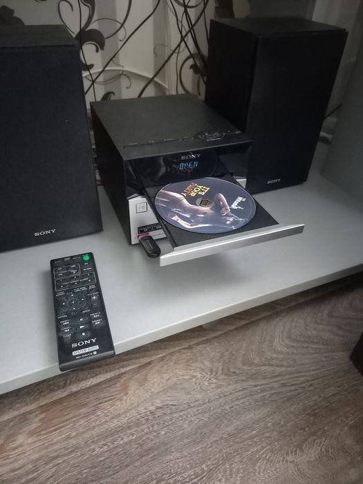 Продам музыкальный центр Sony cmt-s20