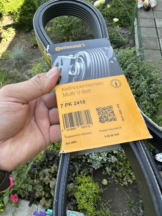 Ремінь генератора CONTITECH 7PK2418 Mercedes W203 W204 W211 M271 Новий