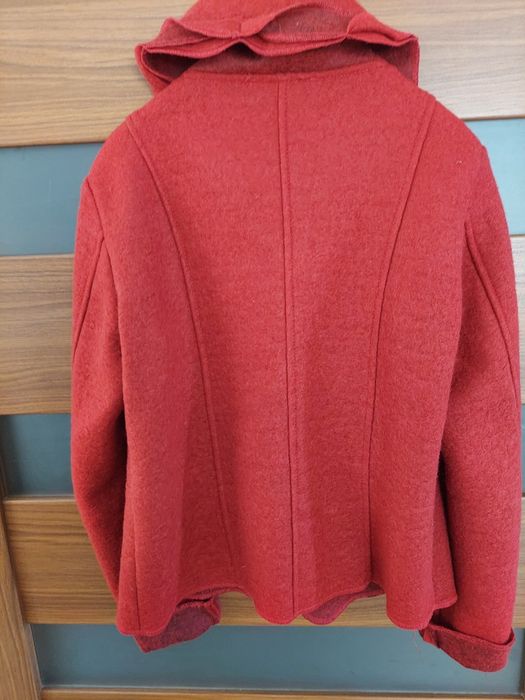 Sprzedam żakiet z owczej wełny włoskiej firmy!