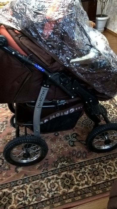 Дитяча коляска 3 в 1