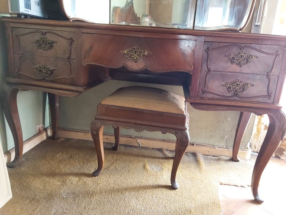 Quarto Casal em Mogno "Queen Anne Rico" Completo