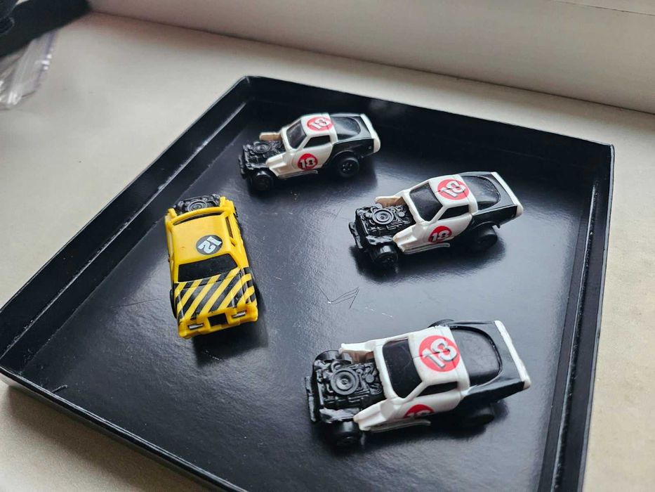KIDCO Burning key car машинки іграшкові норм. стан 4 шт. без ключів