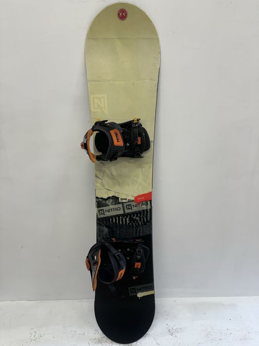 Deska snowboardowa Nitro Prime 156 Wide + wiązania Nitro D14
